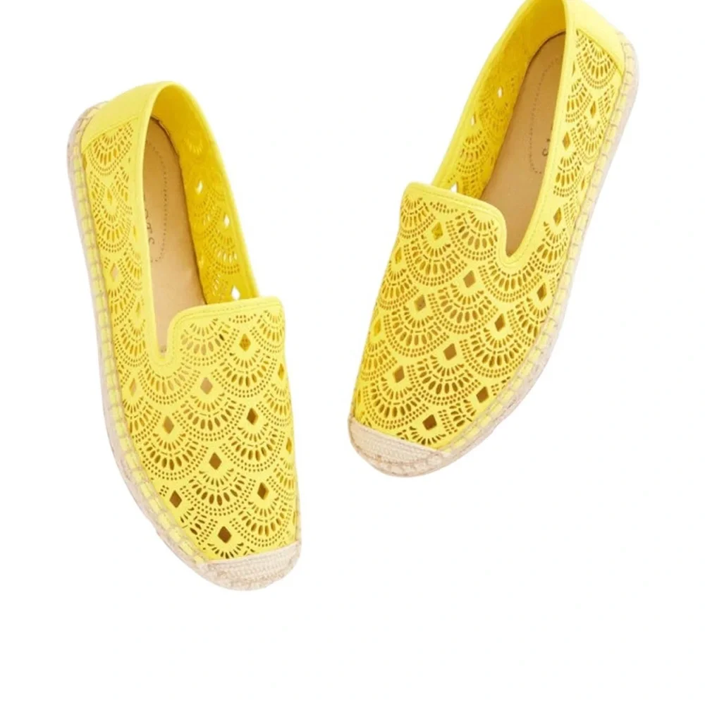 NEW TALBOTS IZZY PERFORATED SCALLOP YELLOW ESPADRILLE FLATS 10M